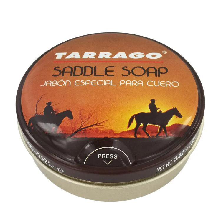 Envase metálico de Tarrago Saddle Soap, jabón especial para cuero liso. Limpia, nutre y protege con aceites vegetales. Apto para zapatos, botas y marroquinería.